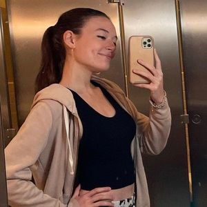 Meet your Posher, Emily